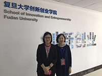 Prof. Isabella Poon (left), Pro-Vice-Chancellor of CUHK, visits the School of Innovation and Entrepreneurship of Fudan University